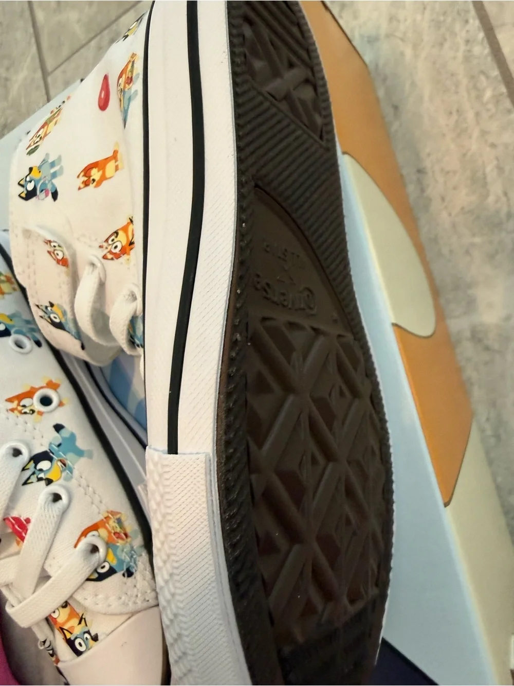 New boys girlConverse sz 13White High-Top Sneakers Bluey Cartoon Print